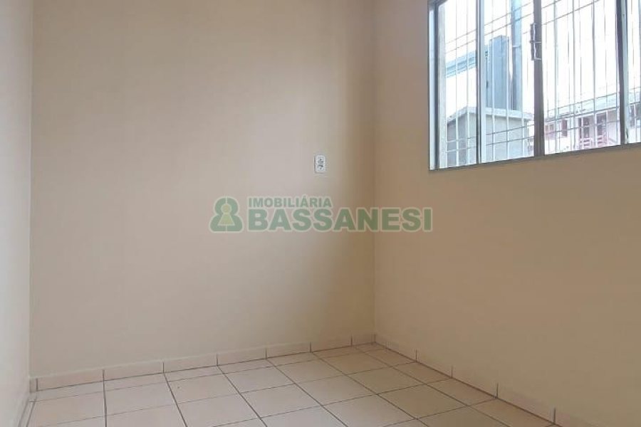 Casa com 120m², 3 dormitórios, 3 vagas, no bairro Esplanada em Caxias do Sul para Comprar