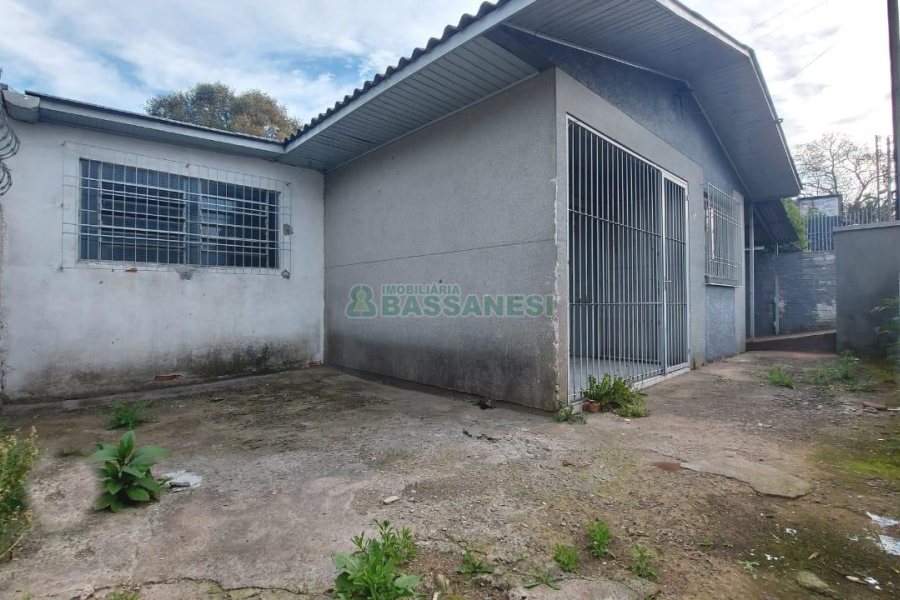 Casa com 120m², 3 dormitórios, 3 vagas, no bairro Esplanada em Caxias do Sul para Comprar