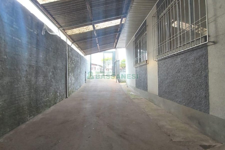 Casa com 120m², 3 dormitórios, 3 vagas, no bairro Esplanada em Caxias do Sul para Comprar