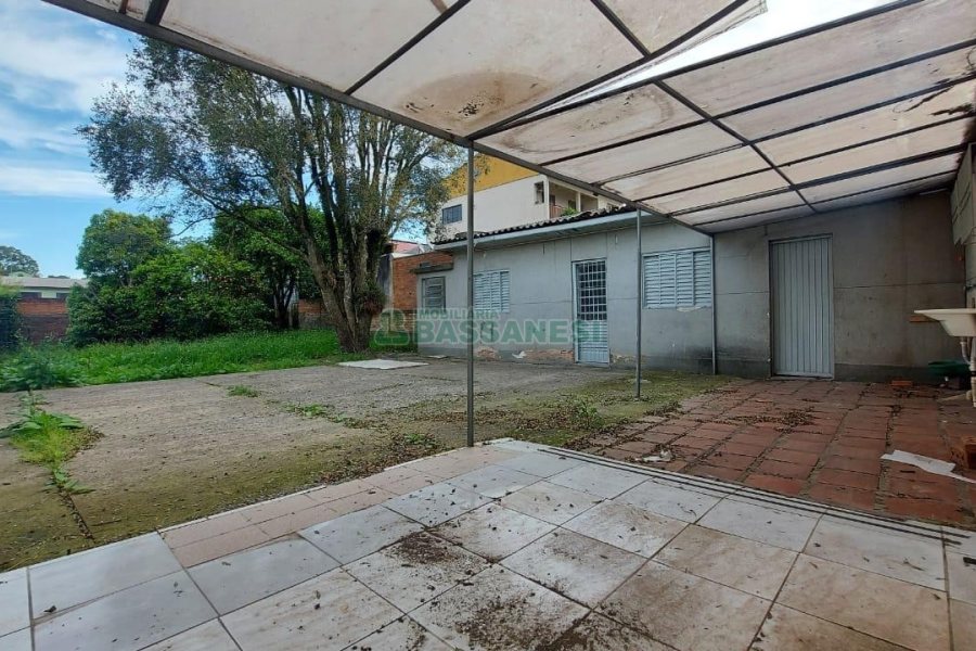 Casa com 120m², 3 dormitórios, 3 vagas, no bairro Esplanada em Caxias do Sul para Comprar