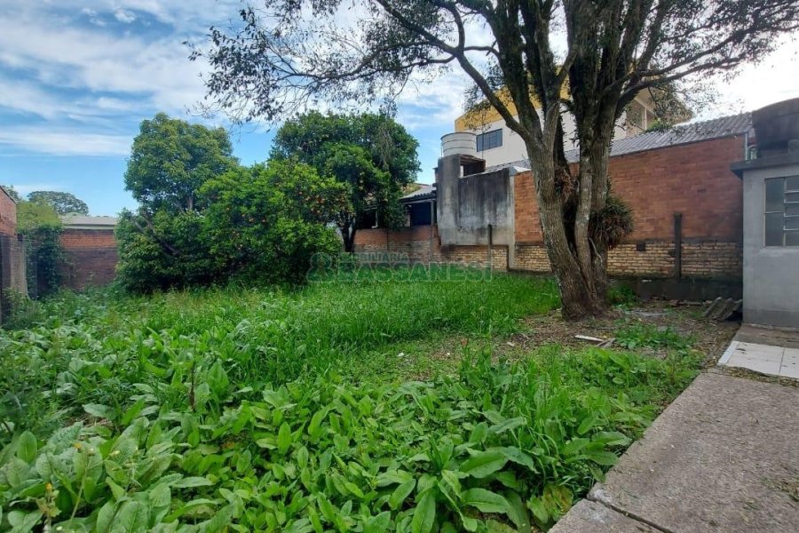 Casa com 120m², 3 dormitórios, 3 vagas, no bairro Esplanada em Caxias do Sul para Comprar