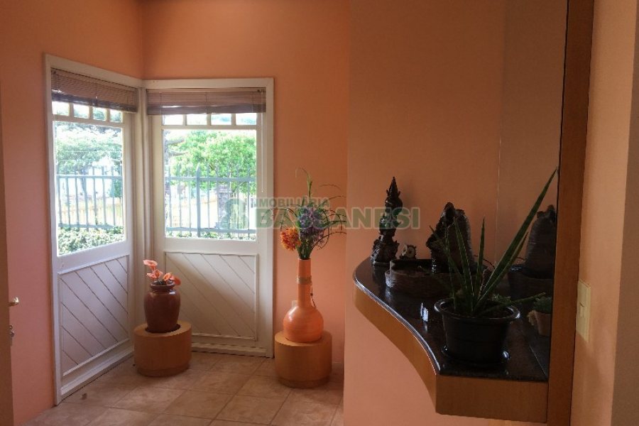 Casa com 315m², 3 dormitórios, 1 vaga, no bairro Centro em São Marcos para Comprar