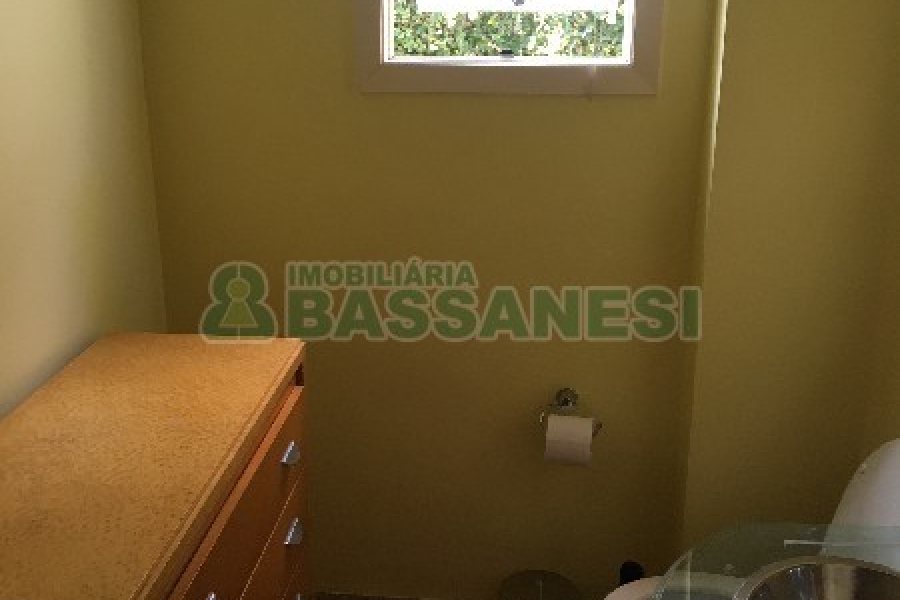 Casa com 315m², 3 dormitórios, 1 vaga, no bairro Centro em São Marcos para Comprar