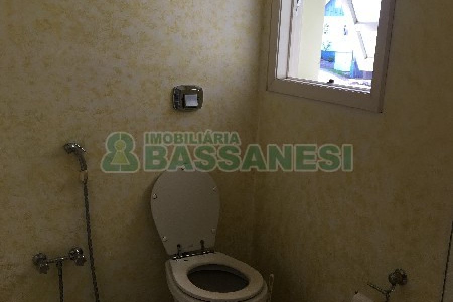 Casa com 315m², 3 dormitórios, 1 vaga, no bairro Centro em São Marcos para Comprar