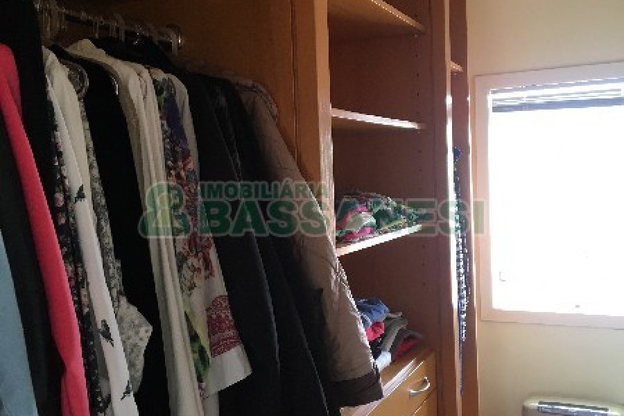 Casa com 315m², 3 dormitórios, 1 vaga, no bairro Centro em São Marcos para Comprar