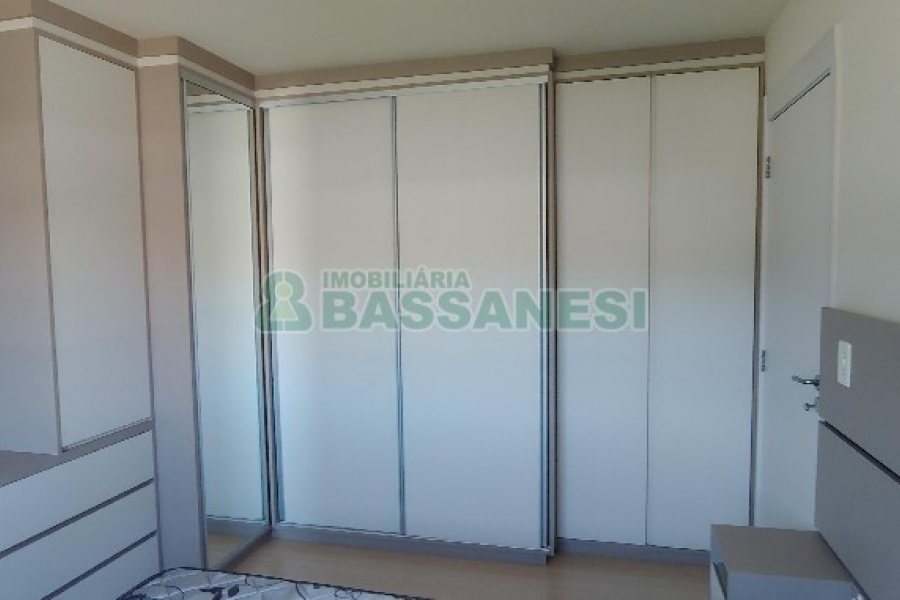 Apto Mobiliado com 55m², 2 dormitórios, 1 vaga, no bairro Sanvitto em Caxias do Sul para Alugar