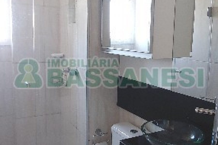 Apto Mobiliado com 55m², 2 dormitórios, 1 vaga, no bairro Sanvitto em Caxias do Sul para Alugar