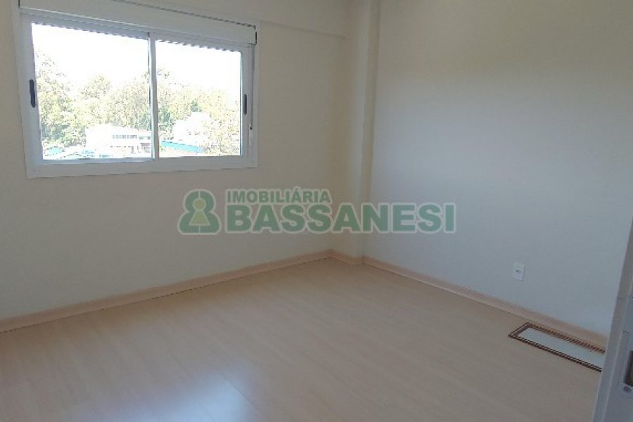 Apto Mobiliado com 55m², 2 dormitórios, 1 vaga, no bairro Sanvitto em Caxias do Sul para Alugar