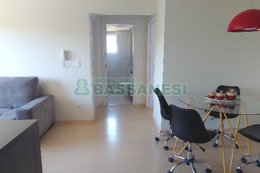 Apto Mobiliado com 55m², 2 dormitórios, 1 vaga, no bairro Sanvitto em Caxias do Sul para Alugar