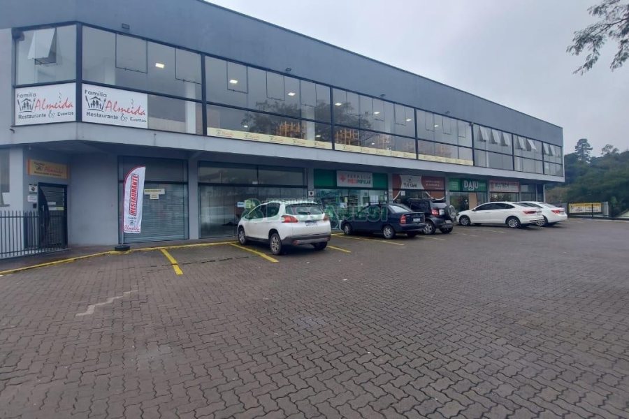 Sala com 500m², 2 vagas, no bairro São Caetano em Caxias do Sul para Alugar
