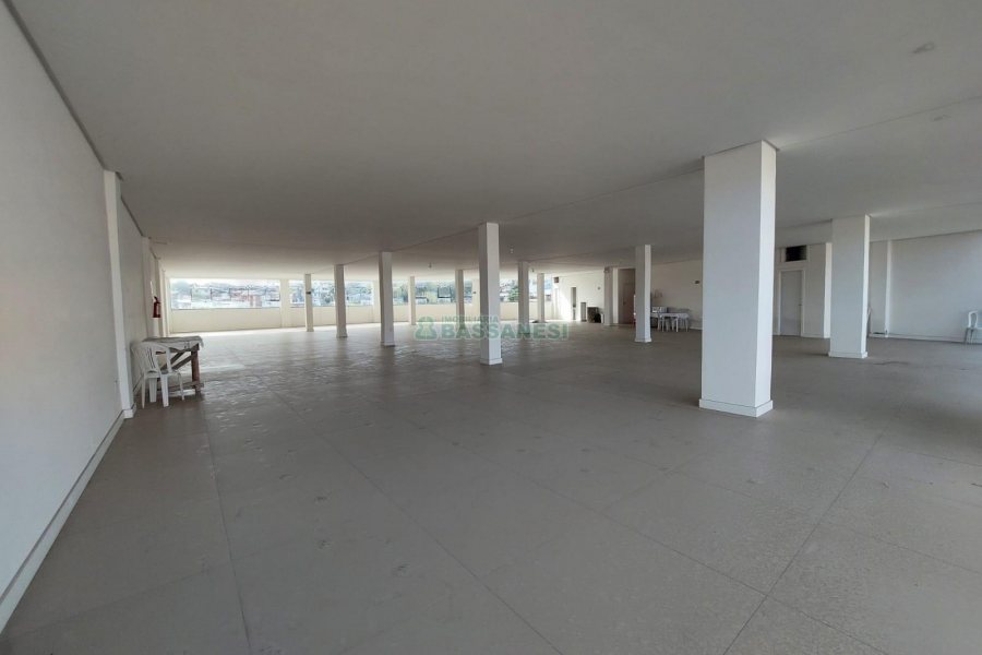 Sala com 500m², 2 vagas, no bairro São Caetano em Caxias do Sul para Alugar