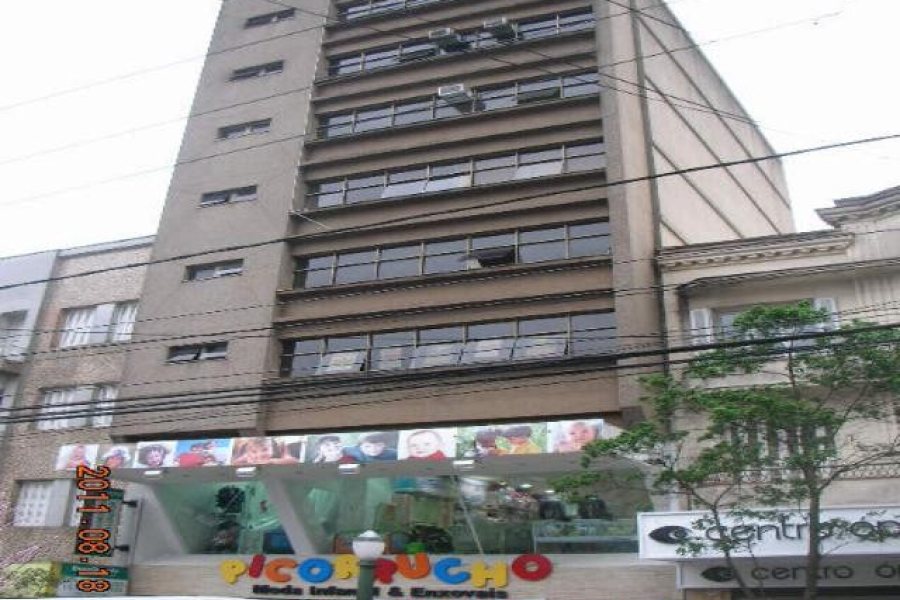 Sala com 60m², no bairro Centro em Caxias do Sul para Comprar