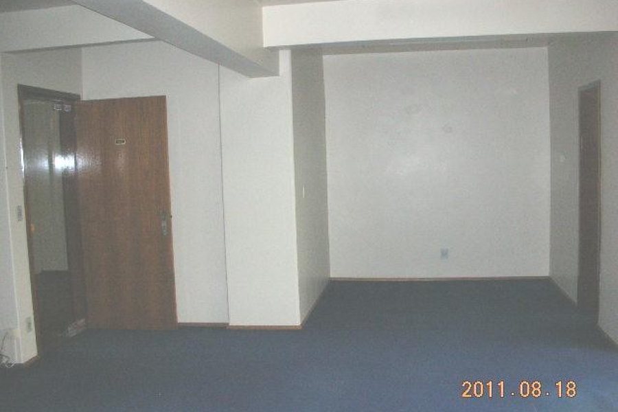 Sala com 60m², no bairro Centro em Caxias do Sul para Comprar