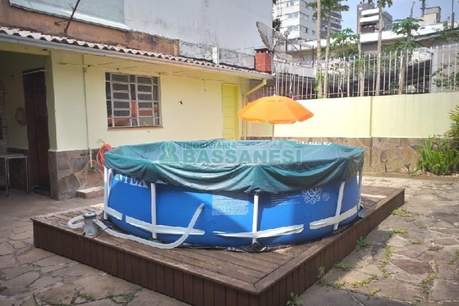 Casa Comercial com 400m², 3 dormitórios, 3 vagas, no bairro Centro em Caxias do Sul para Alugar