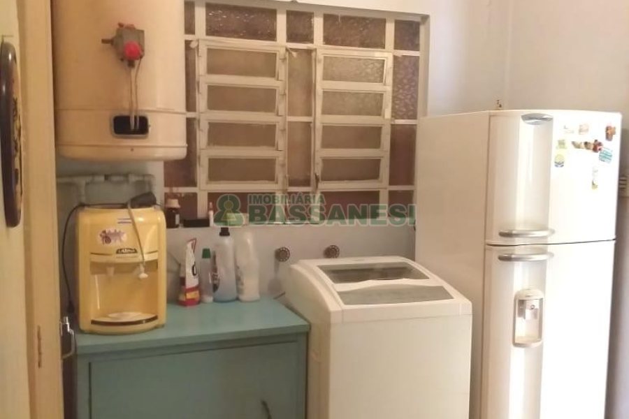 Casa Comercial com 400m², 3 dormitórios, 3 vagas, no bairro Centro em Caxias do Sul para Alugar