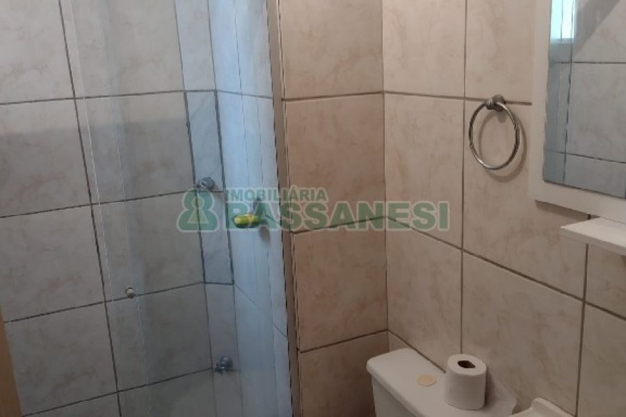 Apto Mobiliado com 42m², 2 dormitórios, 1 vaga, no bairro Desvio Rizzo em Caxias do Sul para Alugar