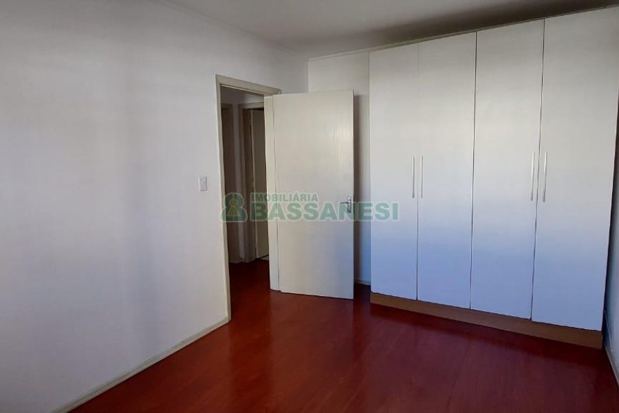 Apto Mobiliado com 72m², 2 dormitórios, no bairro Centro em Caxias do Sul para Alugar