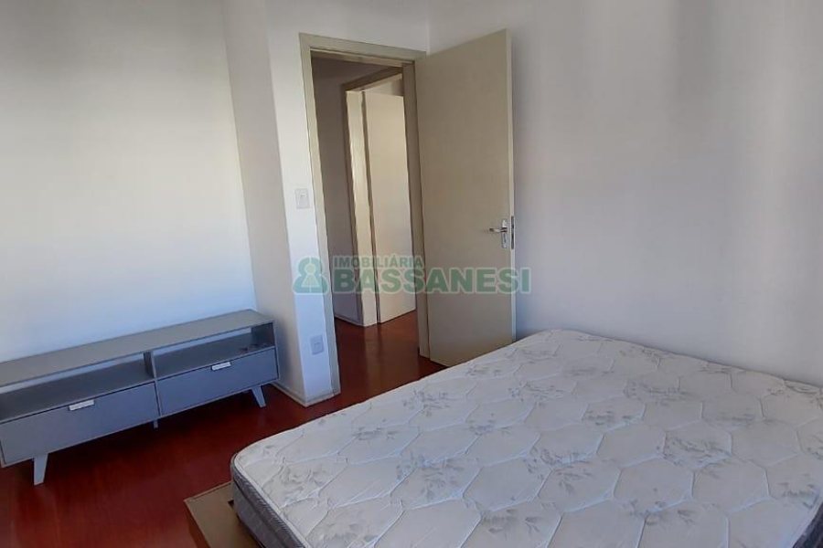 Apto Mobiliado com 72m², 2 dormitórios, no bairro Centro em Caxias do Sul para Alugar