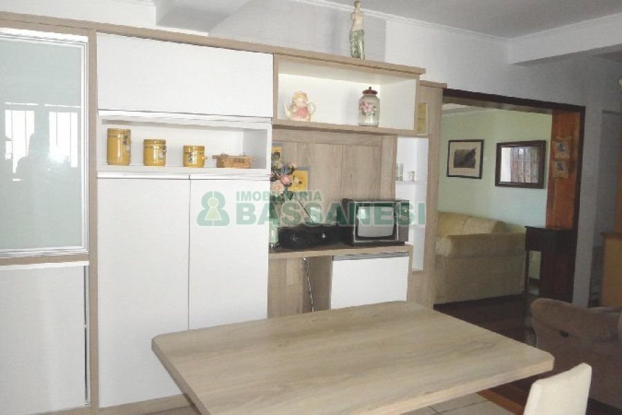 Apto Mobiliado com 109m², 3 dormitórios, 1 vaga, no bairro Lourdes em Caxias do Sul para Comprar