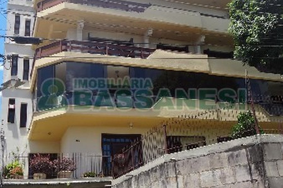 Apto Mobiliado com 109m², 3 dormitórios, 1 vaga, no bairro Lourdes em Caxias do Sul para Comprar