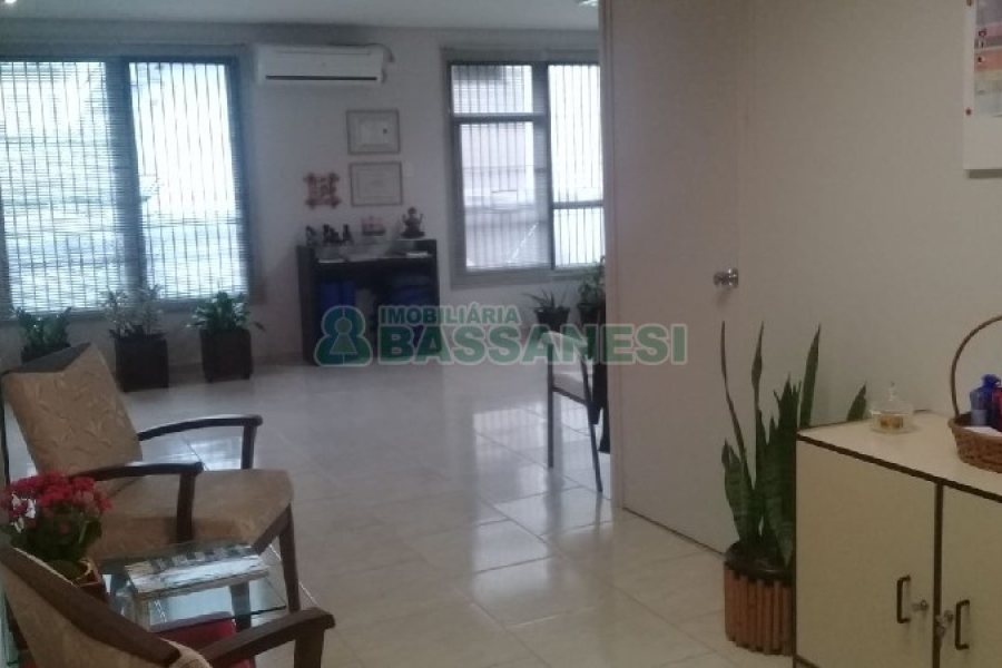 Sala com 55m², no bairro Centro em Caxias do Sul para Comprar