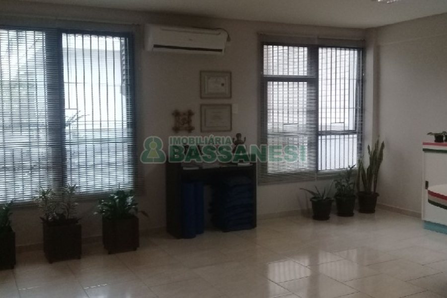 Sala com 55m², no bairro Centro em Caxias do Sul para Comprar