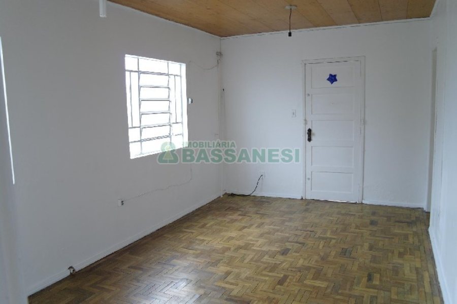 Casa com 60m², 3 dormitórios, no bairro Panazzolo em Caxias do Sul para Comprar