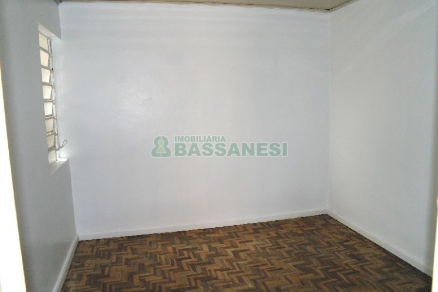 Casa com 60m², 3 dormitórios, no bairro Panazzolo em Caxias do Sul para Comprar