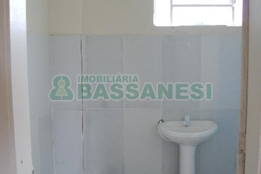 Casa com 60m², 3 dormitórios, no bairro Panazzolo em Caxias do Sul para Comprar