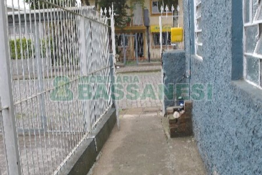 Casa com 60m², 3 dormitórios, no bairro Panazzolo em Caxias do Sul para Comprar