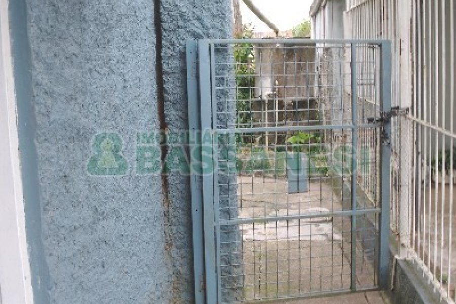 Casa com 60m², 3 dormitórios, no bairro Panazzolo em Caxias do Sul para Comprar