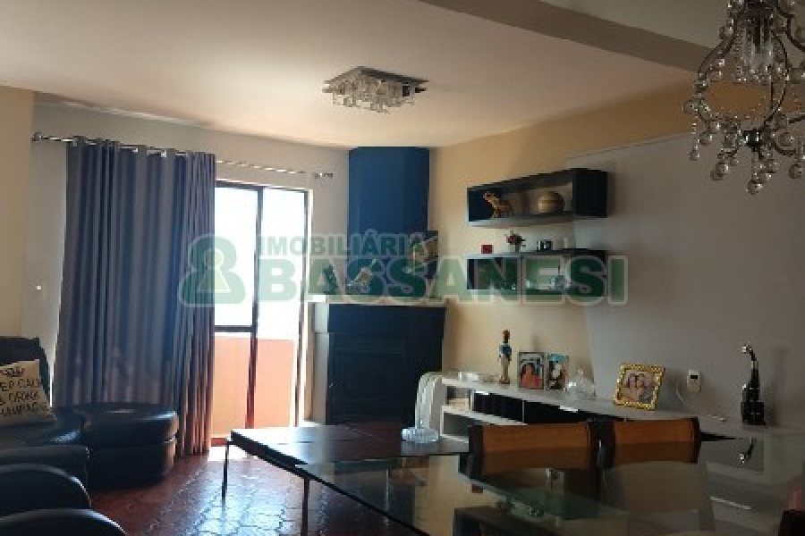 Apto/Cobertura com 189m², 3 dormitórios, 2 vagas, no bairro Centro em Caxias do Sul para Comprar