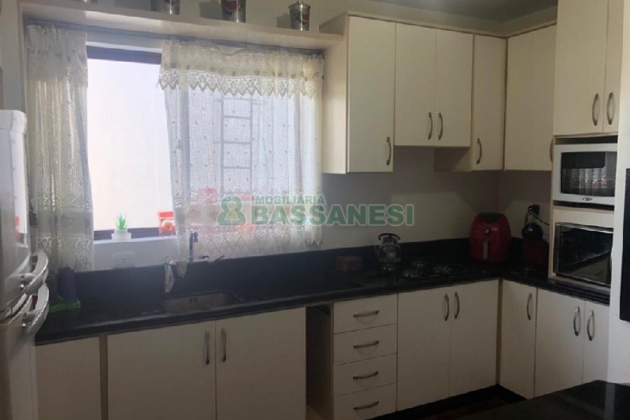 Apto/Cobertura com 189m², 3 dormitórios, 2 vagas, no bairro Centro em Caxias do Sul para Comprar