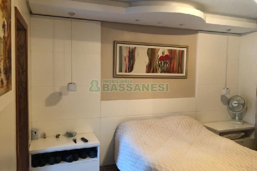 Apto/Cobertura com 189m², 3 dormitórios, 2 vagas, no bairro Centro em Caxias do Sul para Comprar