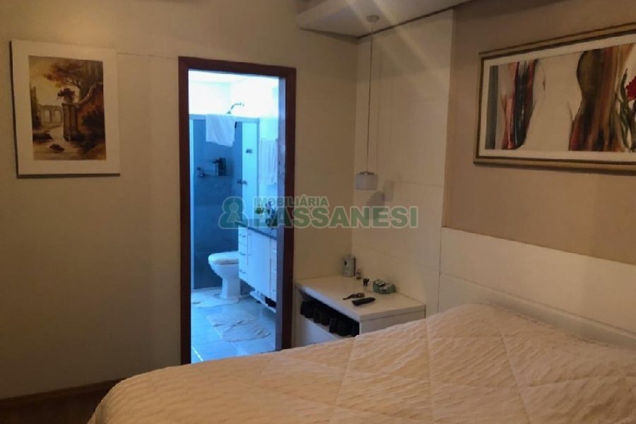 Apto/Cobertura com 189m², 3 dormitórios, 2 vagas, no bairro Centro em Caxias do Sul para Comprar