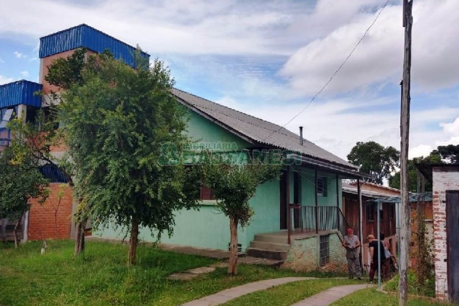 Casa com 100m², 3 dormitórios, 1 vaga, no bairro Santa Catarina em Caxias do Sul para Comprar