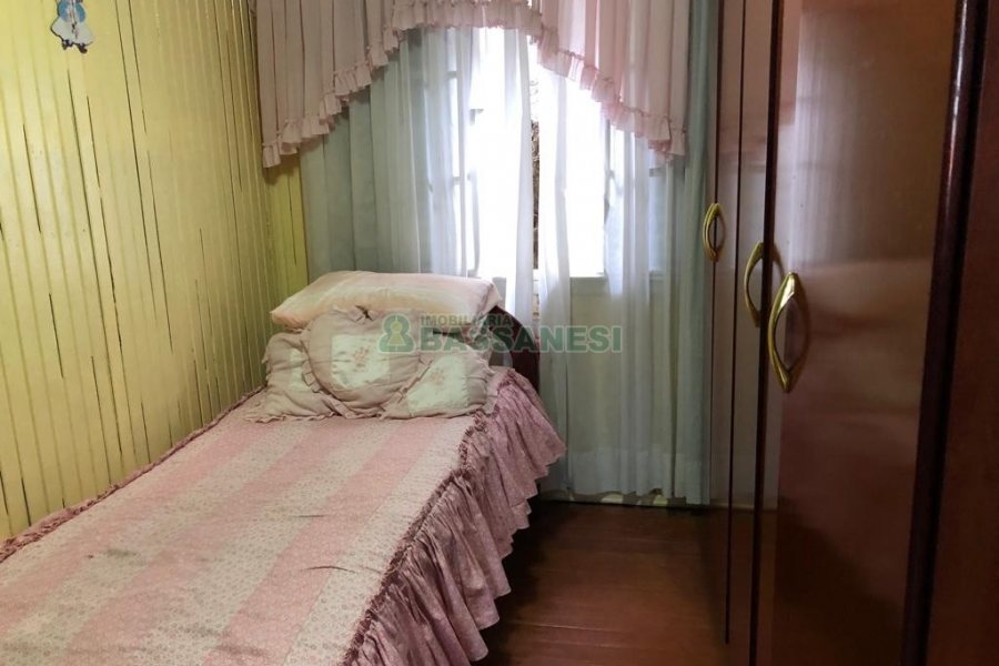 Casa com 71m², 3 dormitórios, no bairro Rio Branco em Caxias do Sul para Comprar