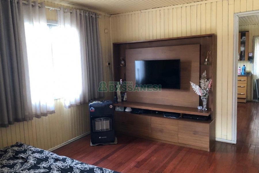 Casa com 71m², 3 dormitórios, no bairro Rio Branco em Caxias do Sul para Comprar