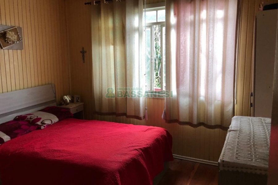 Casa com 71m², 3 dormitórios, no bairro Rio Branco em Caxias do Sul para Comprar