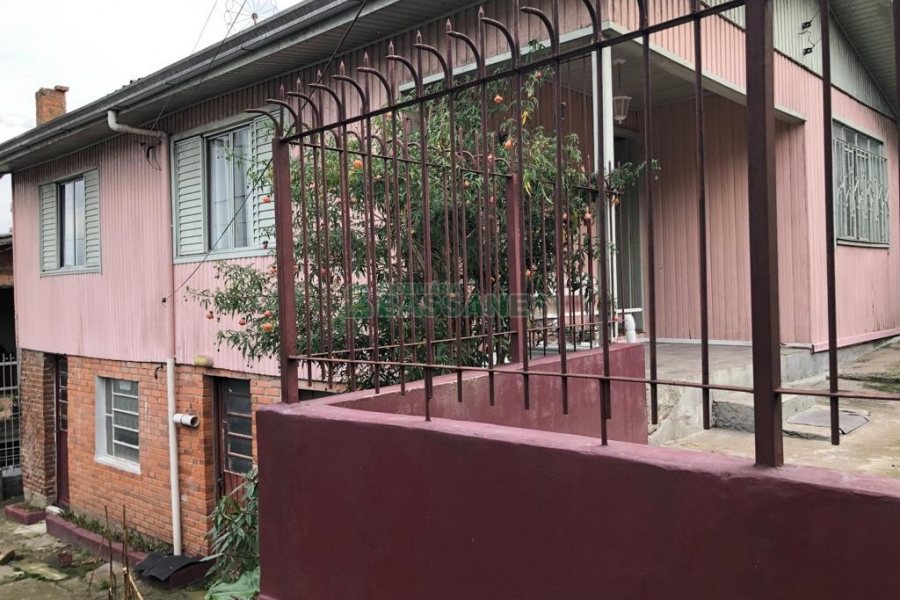 Casa com 71m², 3 dormitórios, no bairro Rio Branco em Caxias do Sul para Comprar