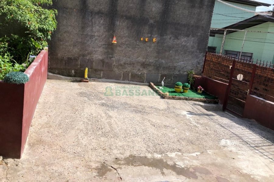 Casa com 71m², 3 dormitórios, no bairro Rio Branco em Caxias do Sul para Comprar