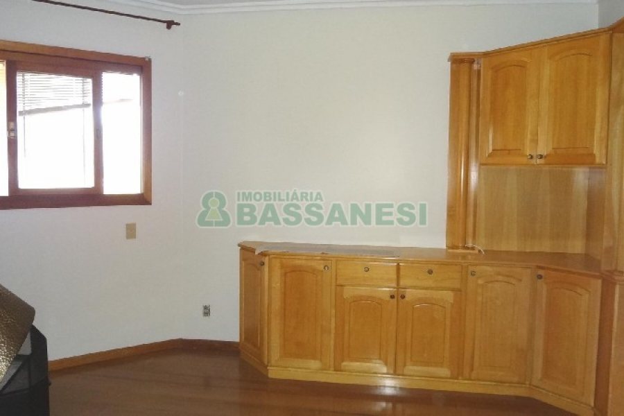 Apartamento com 138m², 2 dormitórios, 2 vagas, no bairro São Pelegrino em Caxias do Sul para Alugar ou Comprar