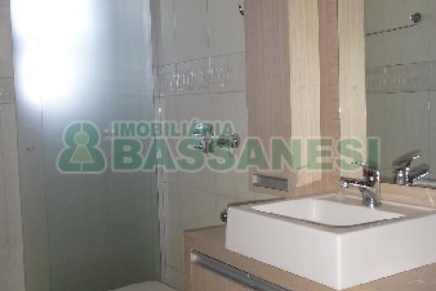 Apartamento com 138m², 2 dormitórios, 2 vagas, no bairro São Pelegrino em Caxias do Sul para Alugar ou Comprar