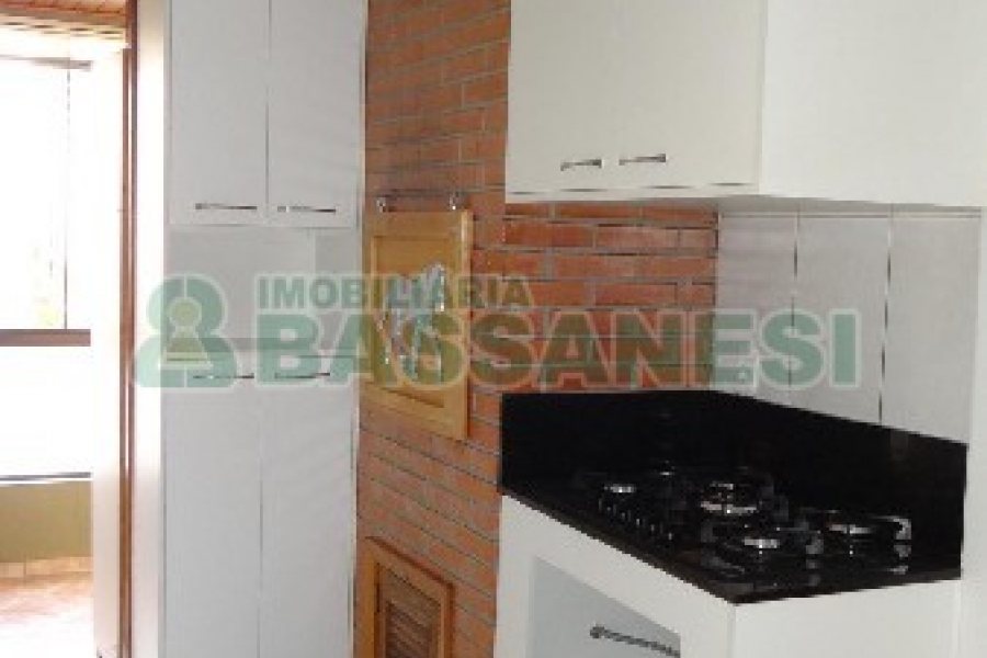 Apartamento com 138m², 2 dormitórios, 2 vagas, no bairro São Pelegrino em Caxias do Sul para Alugar ou Comprar