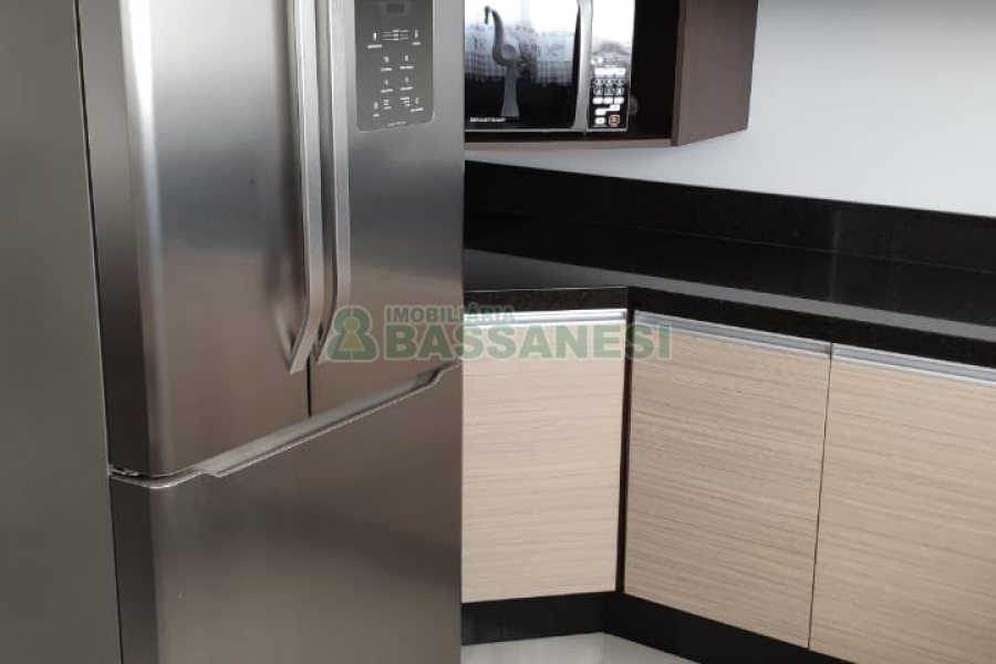 Sobrado com 100m², 2 dormitórios, 2 vagas, no bairro Bela Vista em Caxias do Sul para Comprar