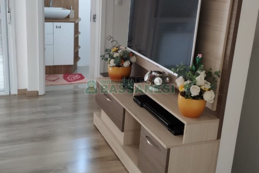 Sobrado com 100m², 2 dormitórios, 2 vagas, no bairro Bela Vista em Caxias do Sul para Comprar