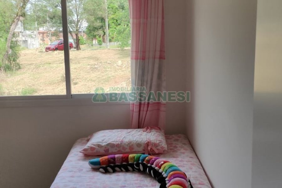 Sobrado com 100m², 2 dormitórios, 2 vagas, no bairro Bela Vista em Caxias do Sul para Comprar