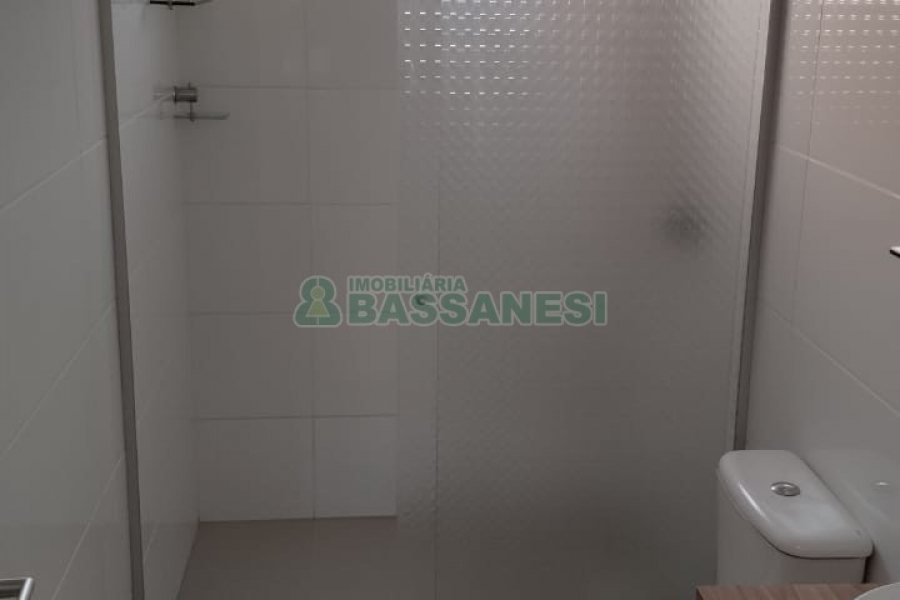 Sobrado com 100m², 2 dormitórios, 2 vagas, no bairro Bela Vista em Caxias do Sul para Comprar