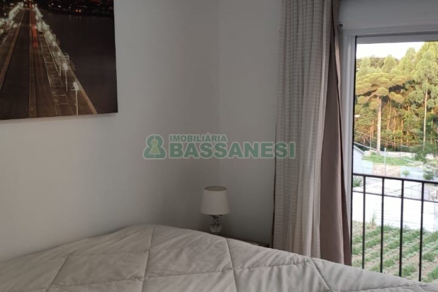 Sobrado com 100m², 2 dormitórios, 2 vagas, no bairro Bela Vista em Caxias do Sul para Comprar