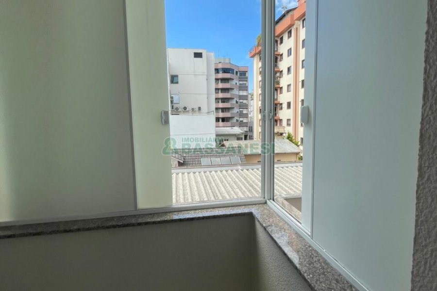 Apartamento com 55m², 1 dormitório, 1 vaga, no bairro Centro em Caxias do Sul para Comprar